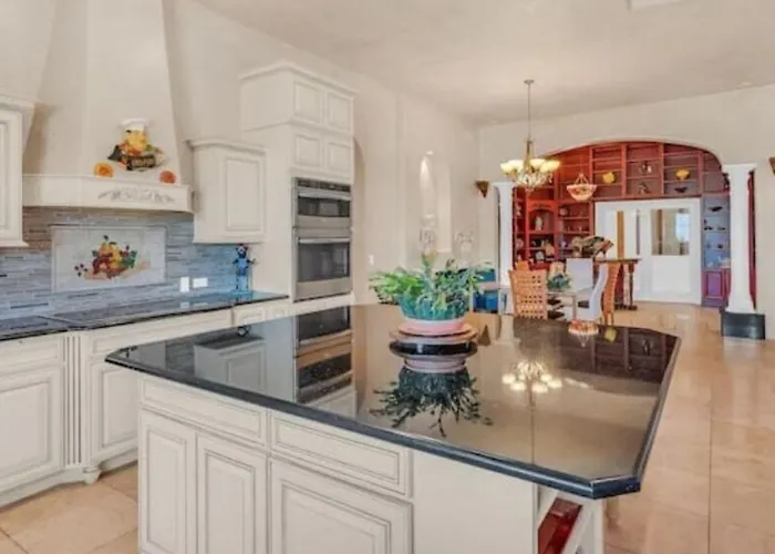 Hacienda Foothills Mansion Holiday home